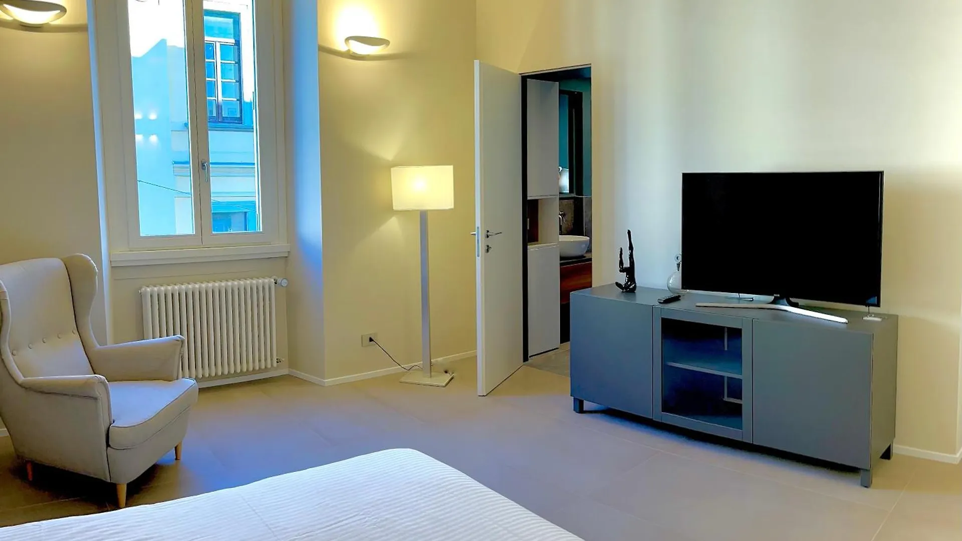 Apartment Solferino 37 Milan